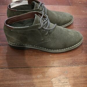 Kenneth Cole Green Suede Chukka Boots